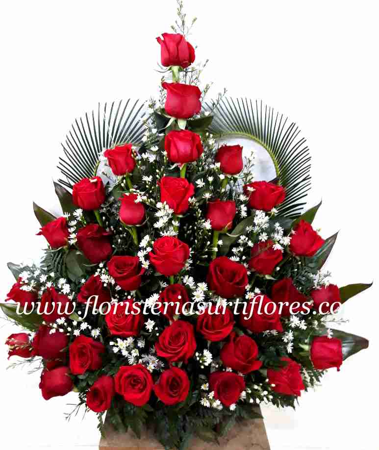 Arreglo floral rosas corazon | Surtiflores