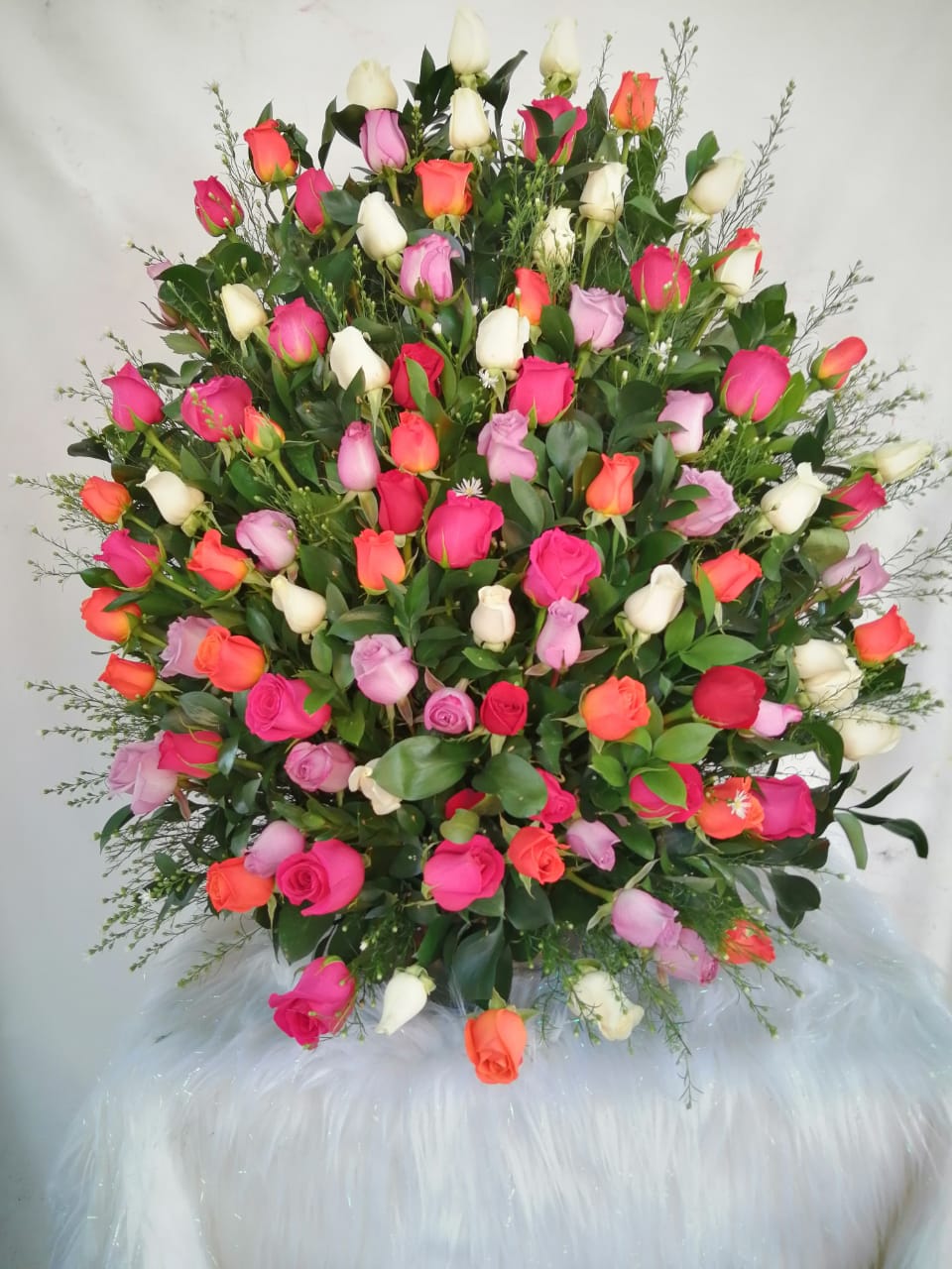 Arreglo floral rosas colores | Surtiflores