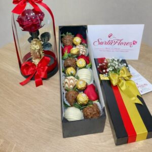 Rosa eterna con caja de fresas con chocolate 🍫
