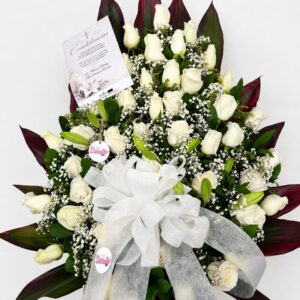 ARREGLO DE CONDOLENCIAS CON ROSAS BLANCAS